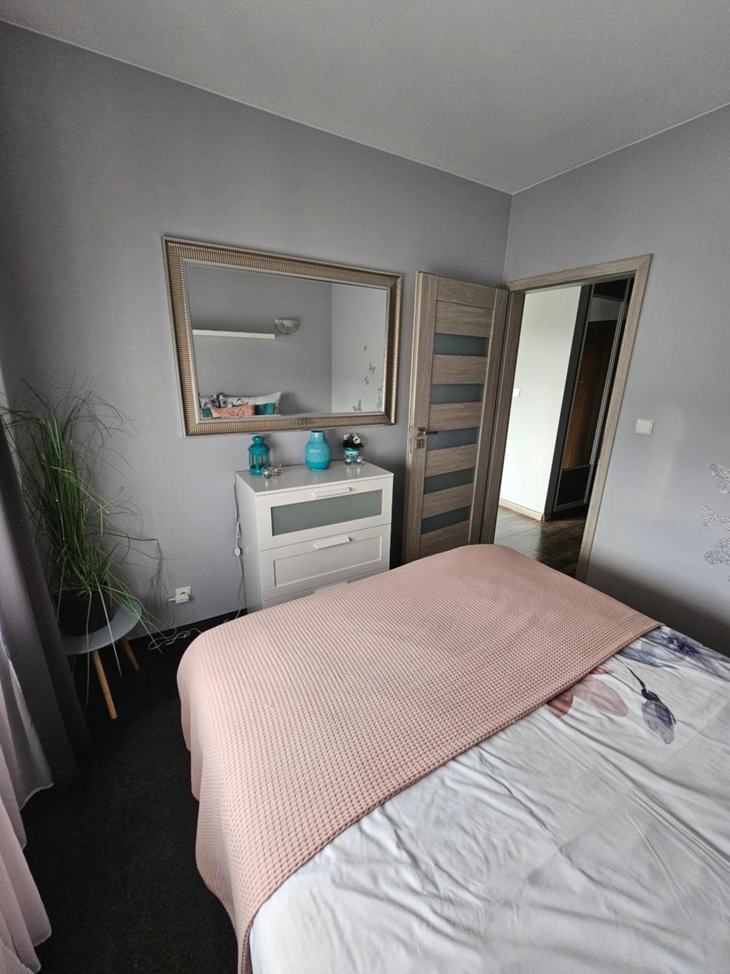 Przytulny Apartament Do Wynajecia Reda Esterno foto