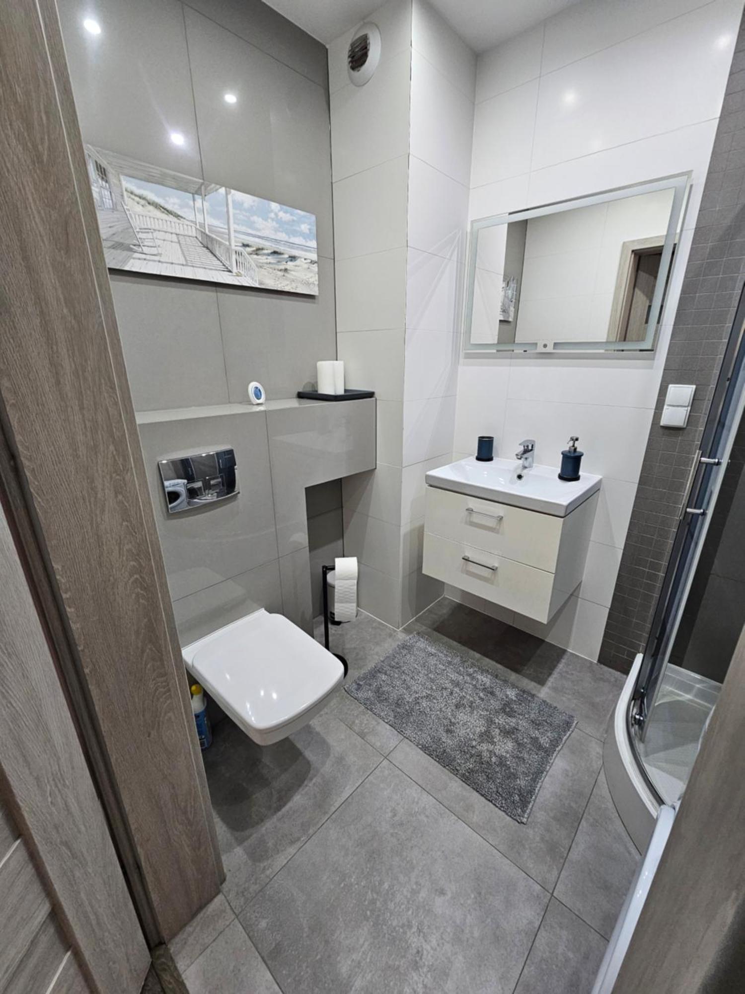 Przytulny Apartament Do Wynajecia Reda Esterno foto