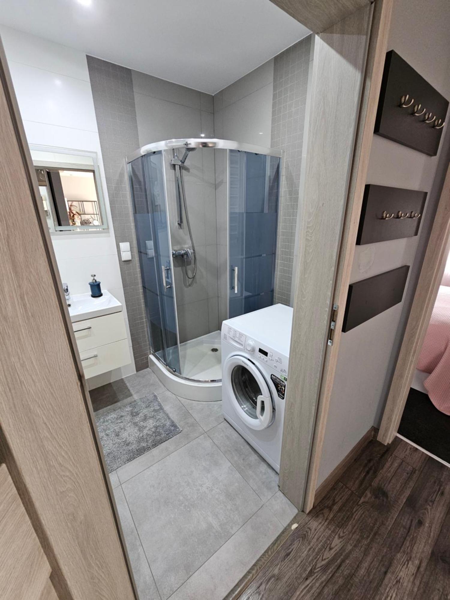 Przytulny Apartament Do Wynajecia Reda Esterno foto